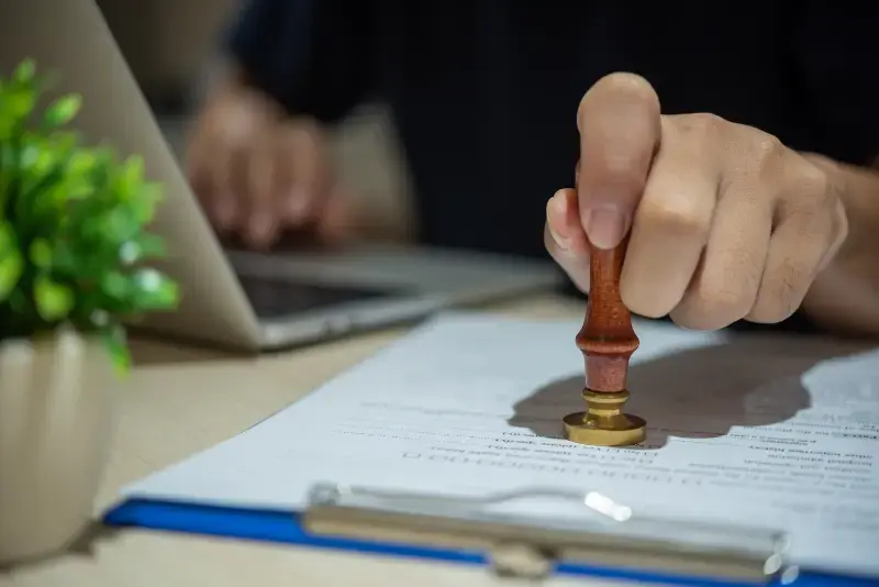 vecteezy_contract-law-or-paper-work-business-and-finance-document_26844993